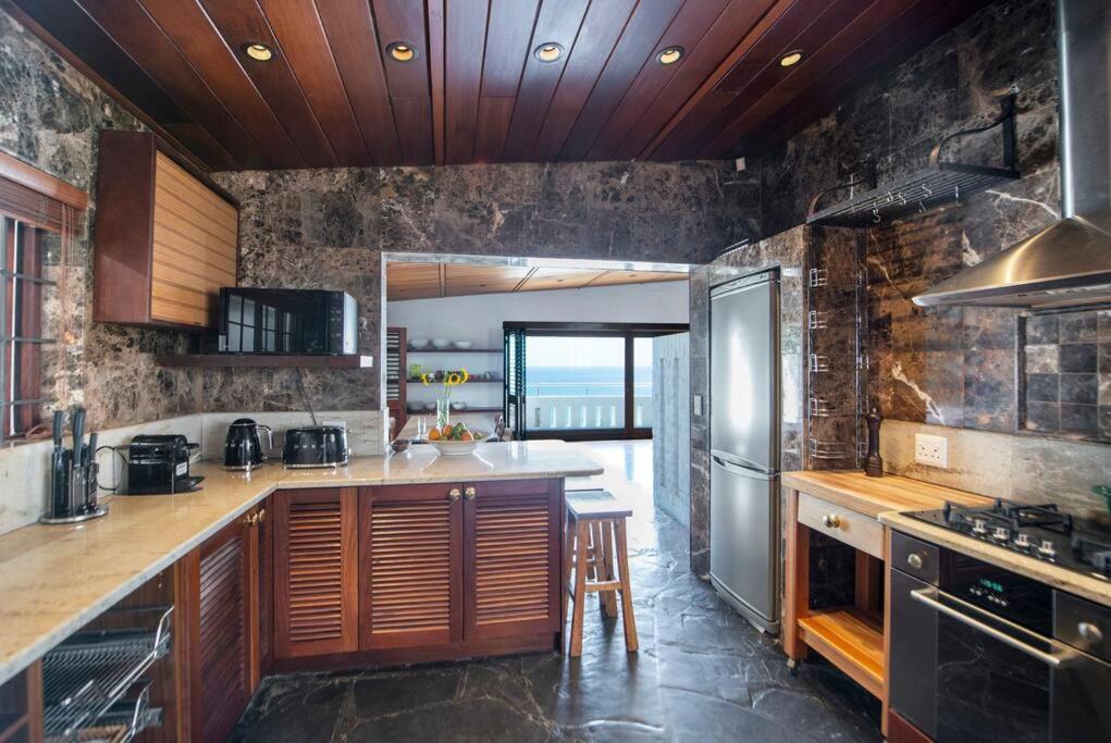 Bantry Bay Home With Atlantic Ocean Views Cidade Do Cabo Exterior foto